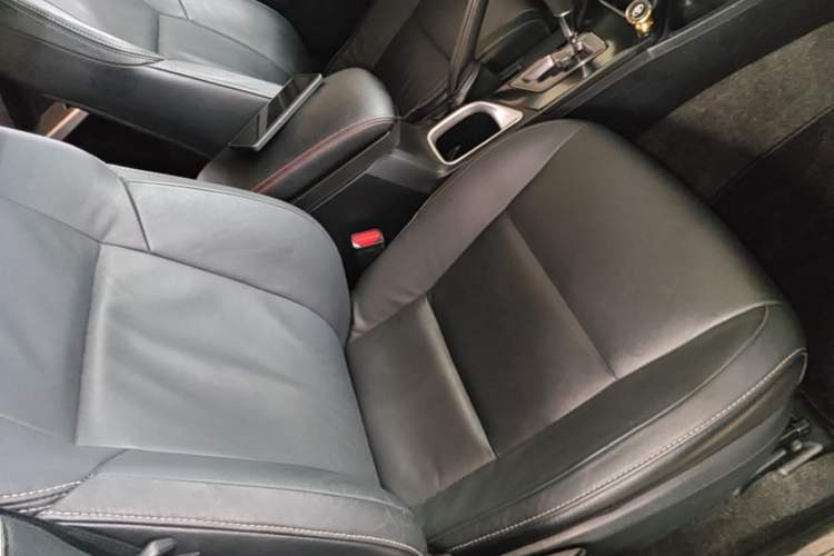 Used Toyota RAV4 2016 2.0L CVT 4x4 New Edition China V Standard Right Front Seat