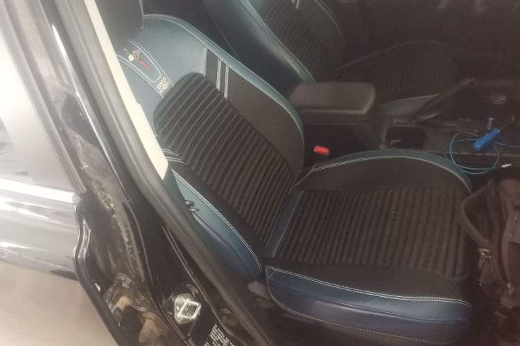 Used Toyota RAV4 2016 2.0L CVT Two-Wheel Drive Fashion Edition China V Standard Right Front Seat