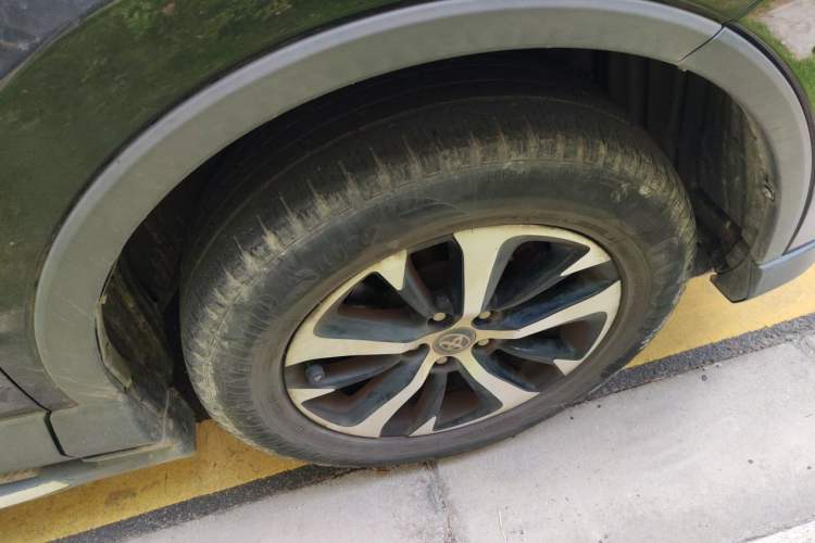 Used Toyota RAV4 2016 2.0L CVT Two-Wheel Drive Fashion Edition China V Standard Right Front Wheel Hub