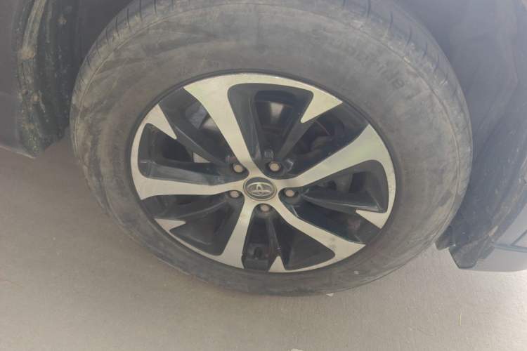 Used Toyota RAV4 2016 2.0L CVT Two-Wheel Drive Fashion Edition China V Standard Right Front Wheel Hub