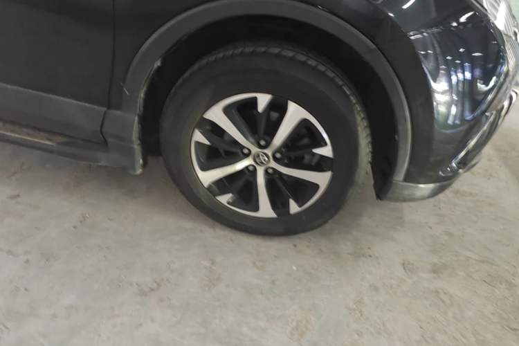 Used Toyota RAV4 2016 2.0L CVT Two-Wheel Drive Fashion Edition China V Standard Right Front Wheel Hub