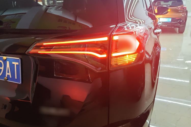 Used Toyota RAV4 2016 2.0L CVT Two-Wheel Drive Fashion Edition China V Standard Right Rear Taillight