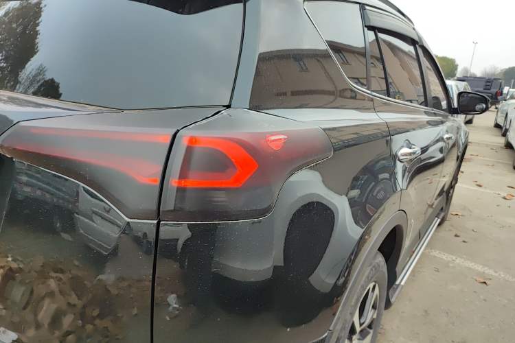 Used Toyota RAV4 2016 2.0L CVT Two-Wheel Drive Fashion Edition China V Standard Right Rear Taillight