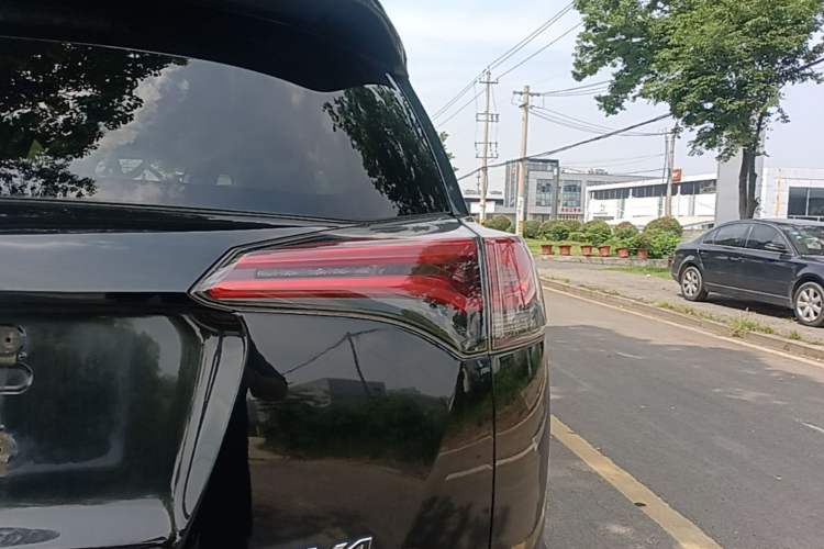 Used Toyota RAV4 2016 2.0L CVT Two-Wheel Drive Fashion Edition China V Standard Right Rear Taillight