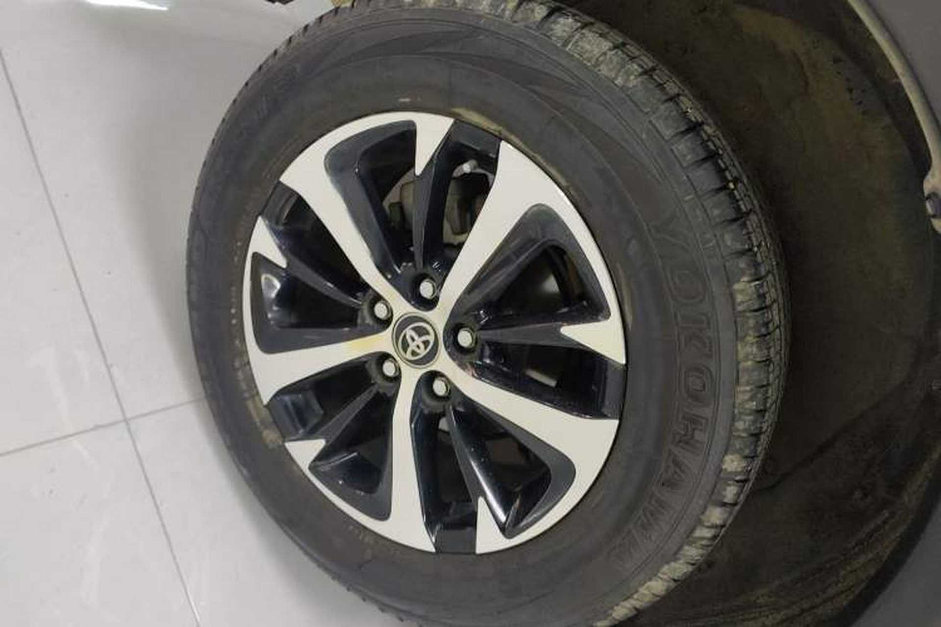 Used Toyota RAV4 2016 2.0L CVT Two-Wheel Drive Comfort Edition China V Standard Right Rear Wheel Hub