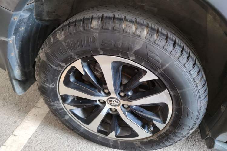 Used Toyota RAV4 2016 2.0L CVT Two-Wheel Drive Fashion Edition China V Standard Right Rear Wheel Hub