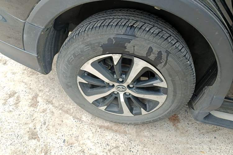 Used Toyota RAV4 2016 2.0L CVT Two-Wheel Drive Fashion Edition China V Standard Right Rear Wheel Hub