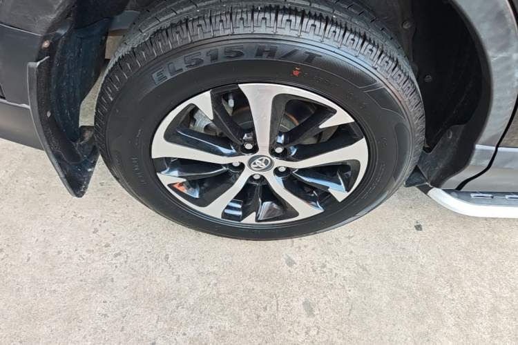 Used Toyota RAV4 2016 2.0L CVT Two-Wheel Drive Fashion Edition China V Standard Right Rear Wheel Hub
