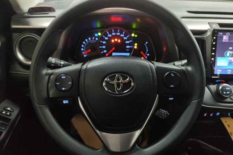 Used Toyota RAV4 2016 2.0L CVT Two-Wheel Drive Comfort Edition China V Standard Steering Wheel