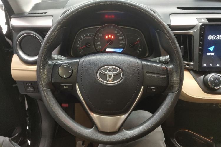 Used Toyota RAV4 2016 2.0L CVT Two-Wheel Drive Urban Edition China V Standard Steering Wheel