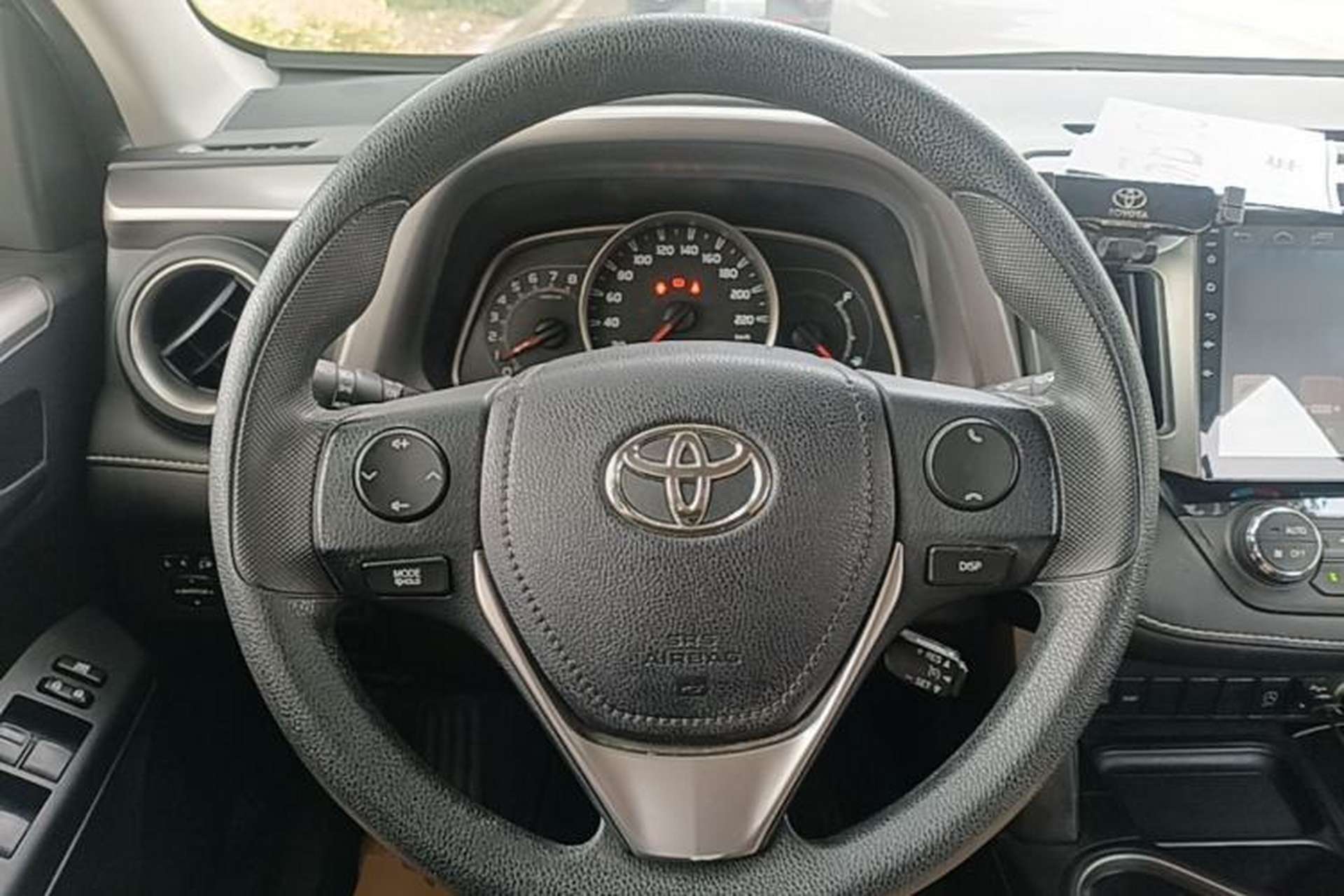 Used Toyota RAV4 2016 2.0L CVT Two-Wheel Drive Fashion Edition China V Standard Steering Wheel