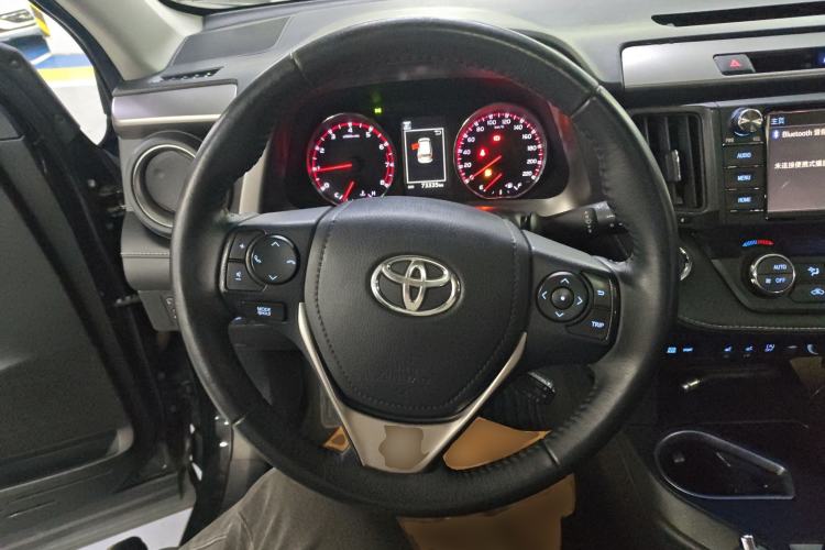 Used Toyota RAV4 2016 2.0L CVT Two-Wheel Drive Smart Edition China V Standard Steering Wheel