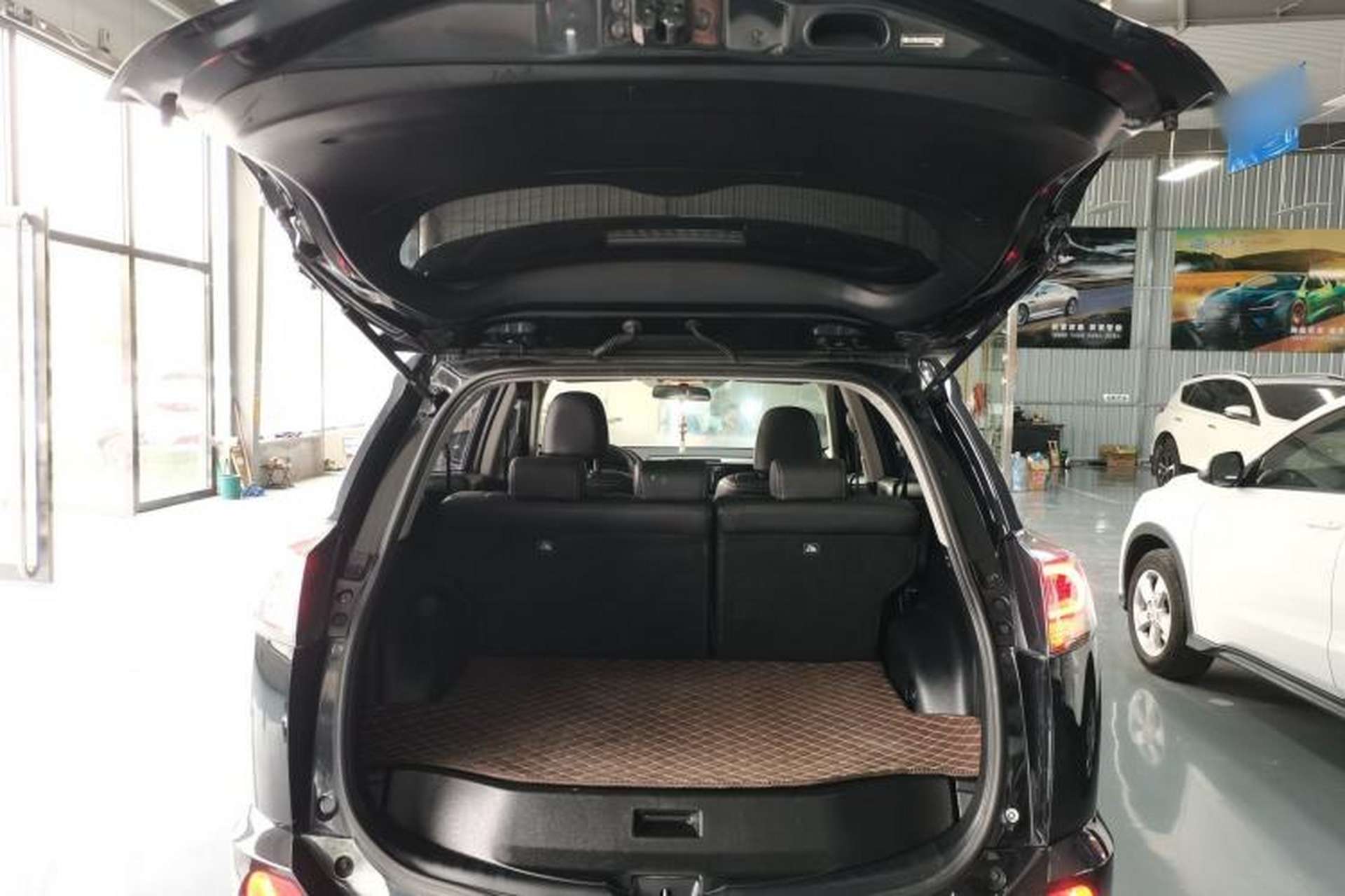 Used Toyota RAV4 2016 2.0L CVT Two-Wheel Drive Fashion Edition China V Standard Trunk