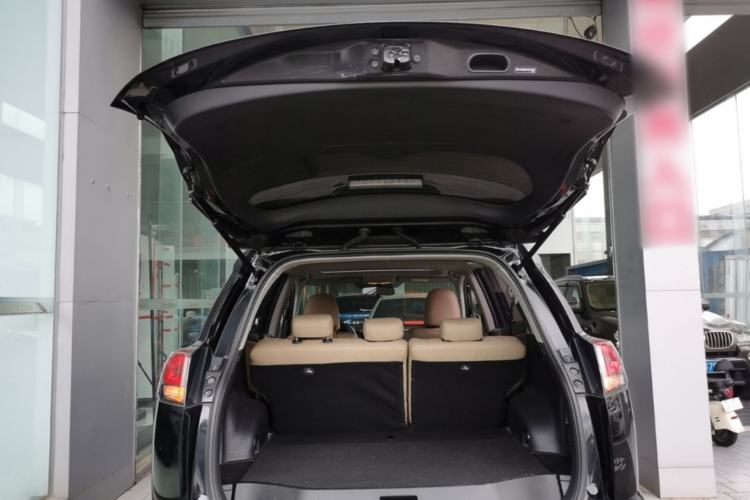 Used Toyota RAV4 2016 2.0L CVT Two-Wheel Drive Fashion Edition China V Standard Trunk