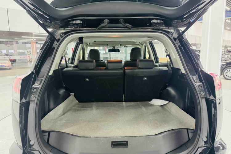 Used Toyota RAV4 2016 2.0L CVT Two-Wheel Drive Smart Edition China V Standard Trunk