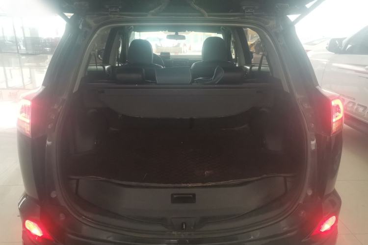 Used Toyota RAV4 2016 2.0L CVT Two-Wheel Drive Fashion Edition China V Standard Trunk