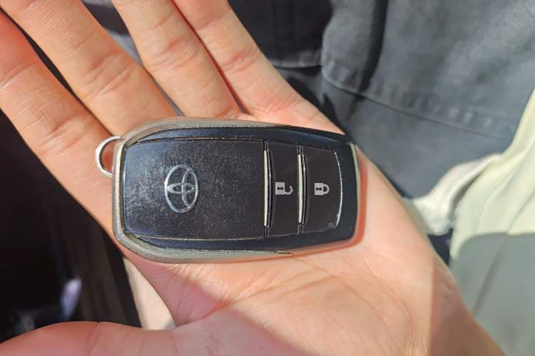 Used Toyota RAV4 2016 2.0L CVT Two-Wheel Drive Smart Edition China V Standard Vehicle Key