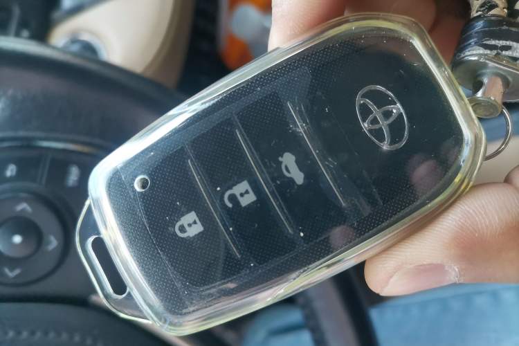 Used Toyota RAV4 2016 2.5L Automatic 4x4 Elite Edition Vehicle Key