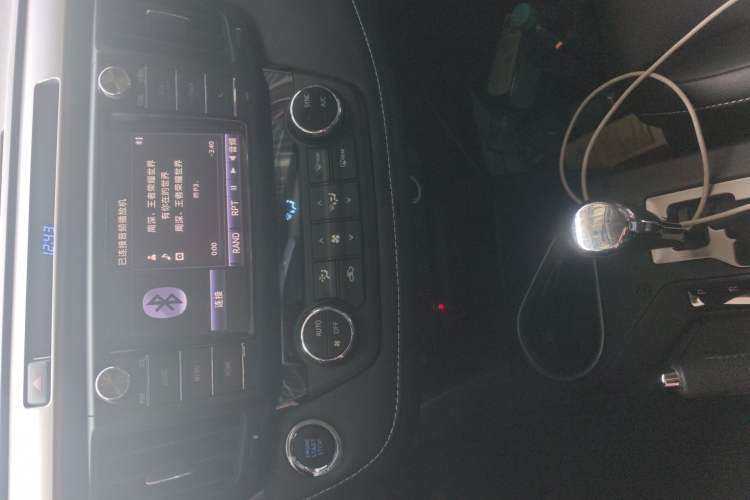 Used Toyota RAV4 2016 2.0L CVT Two-Wheel Drive Smart Edition China V Standard Audio And AC Panel