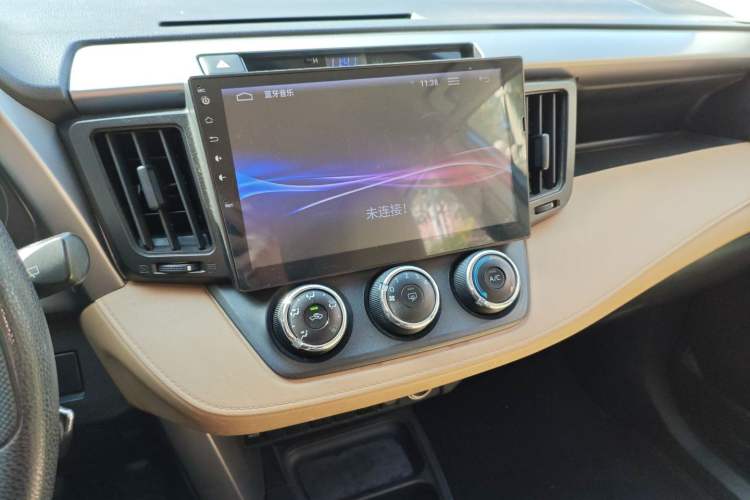Used Toyota RAV4 2016 2.0L CVT Two-Wheel Drive Urban Edition China V Standard Audio And AC Panel
