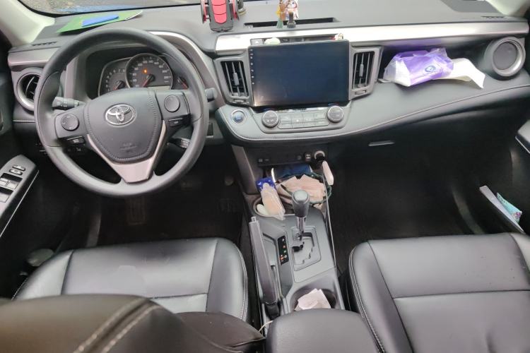 Used Toyota RAV4 2016 2.0L CVT Two-Wheel Drive Fashion Edition China V Standard Center Console