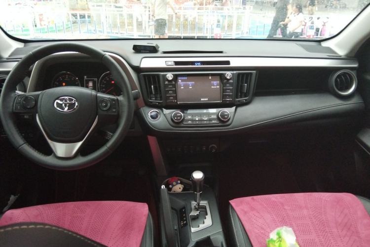 Used Toyota RAV4 2016 2.0L CVT 4x4 New Edition China V Standard Center Console