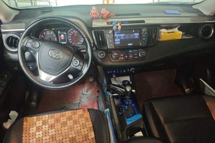 Used Toyota RAV4 2016 2.0L CVT 4x4 New Edition China V Standard Center Console