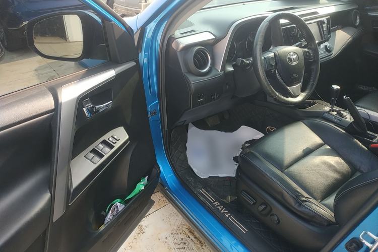 Used Toyota RAV4 2016 2.0L CVT 4x4 New Edition China V Standard Driver Seat