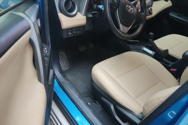 Used Toyota RAV4 2016 2.0L CVT Two-Wheel Drive Urban Edition China V Standard Driver Seat