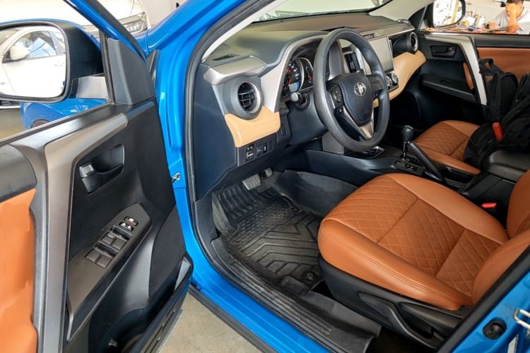 Used Toyota RAV4 2016 2.0L CVT Two-Wheel Drive Urban Edition China V Standard Driver Seat