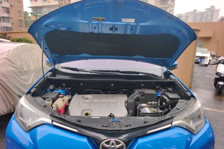 Used Toyota RAV4 2016 2.0L CVT Two-Wheel Drive Fashion Edition China V Standard Engine Bay