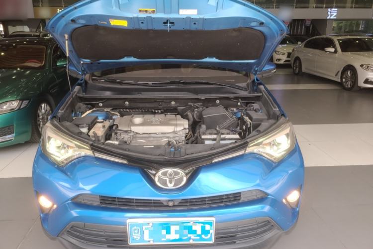 Used Toyota RAV4 2016 2.5L Automatic 4x4 Elite Edition Engine Bay