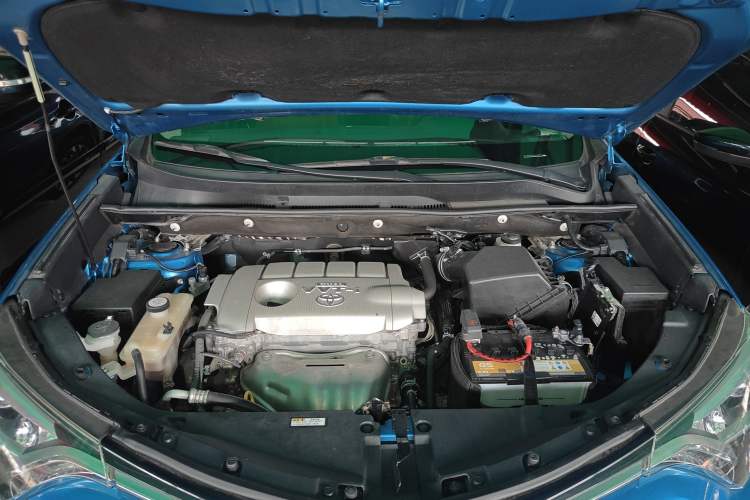 Used Toyota RAV4 2016 2.5L Automatic 4x4 Elite Edition Engine Bay