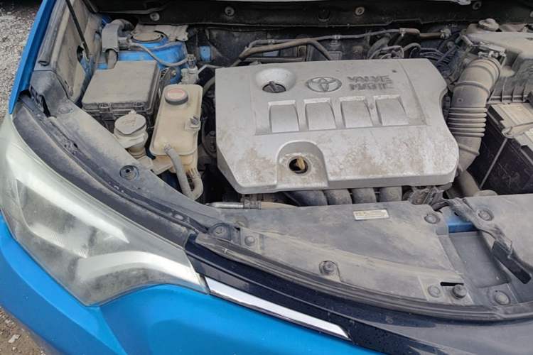 Used Toyota RAV4 2016 2.0L CVT Two-Wheel Drive Smart Edition China V Standard Engine Bay Right