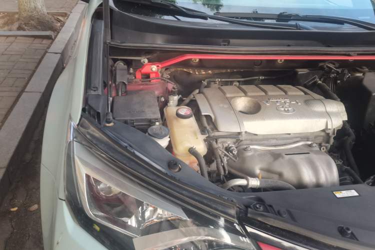 Used Toyota RAV4 2016 2.5L Automatic 4x4 Elite Edition Engine Bay Right