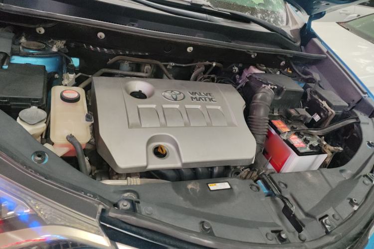 Used Toyota RAV4 2016 2.0L CVT Two-Wheel Drive Urban Edition China V Standard Engine Bay