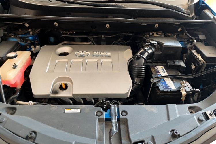 Used Toyota RAV4 2016 2.0L CVT Two-Wheel Drive Urban Edition China V Standard Engine Bay