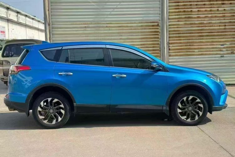 Used Toyota RAV4 2016 2.5L Automatic 4x4 Elite Edition Exterior 3