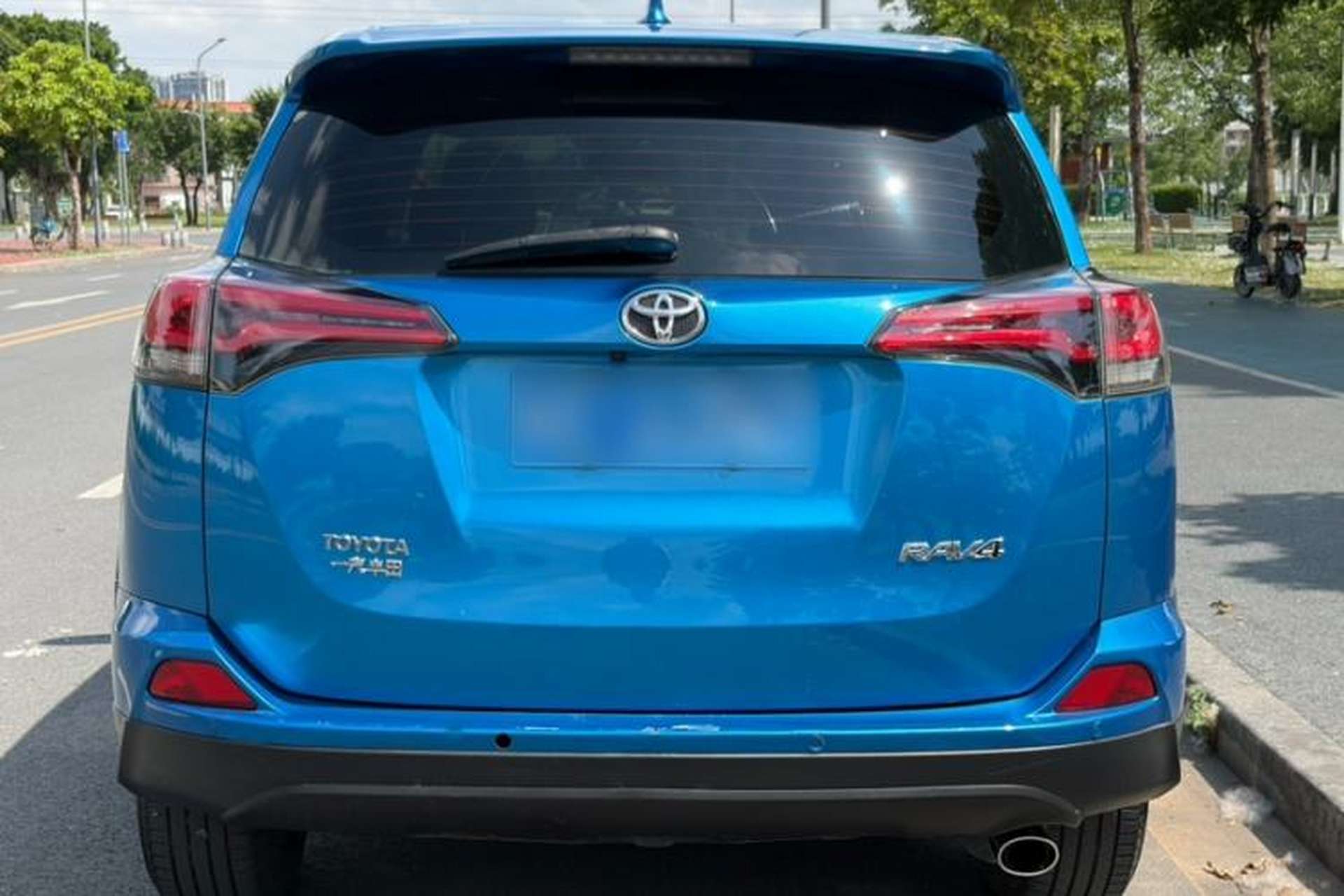 Used Toyota RAV4 2016 2.0L CVT Two-Wheel Drive Fashion Edition China V Standard Exterior 4