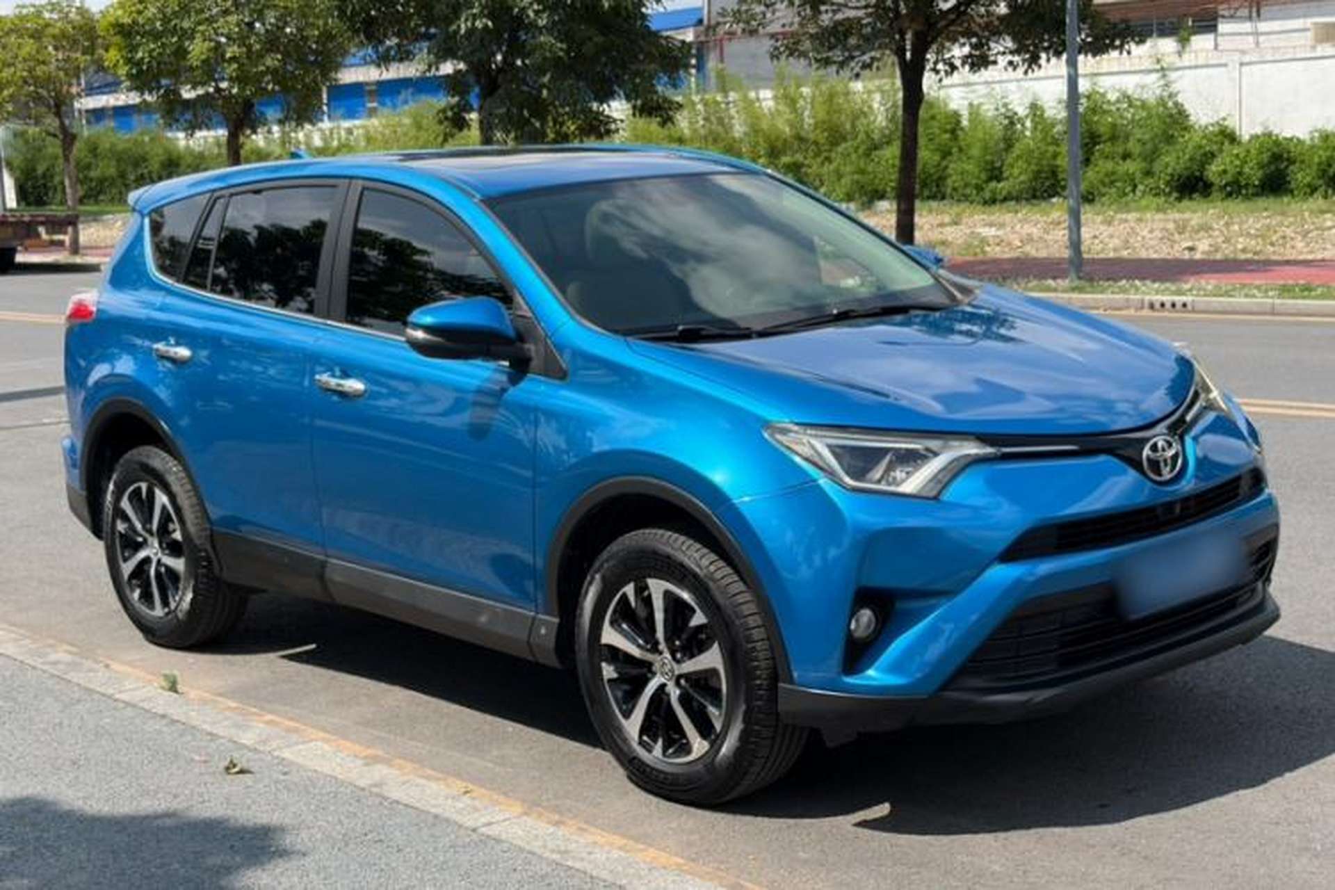 Used Toyota RAV4 2016 2.0L CVT Two-Wheel Drive Fashion Edition China V Standard Exterior 5