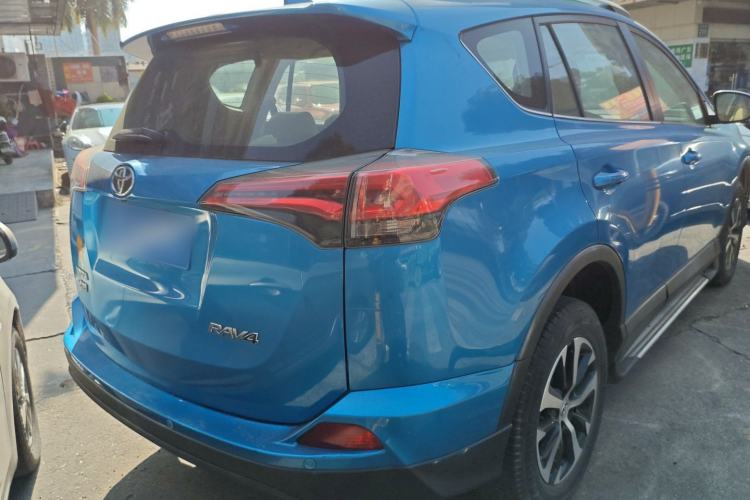 Used Toyota RAV4 2016 2.0L CVT Two-Wheel Drive Urban Edition China V Standard Exterior 5