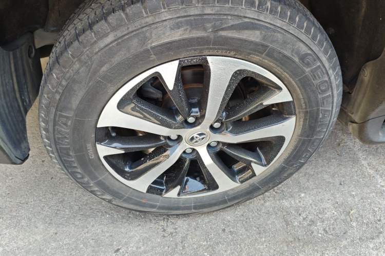 Used Toyota RAV4 2016 2.0L CVT Two-Wheel Drive Urban Edition China V Standard Exterior 8