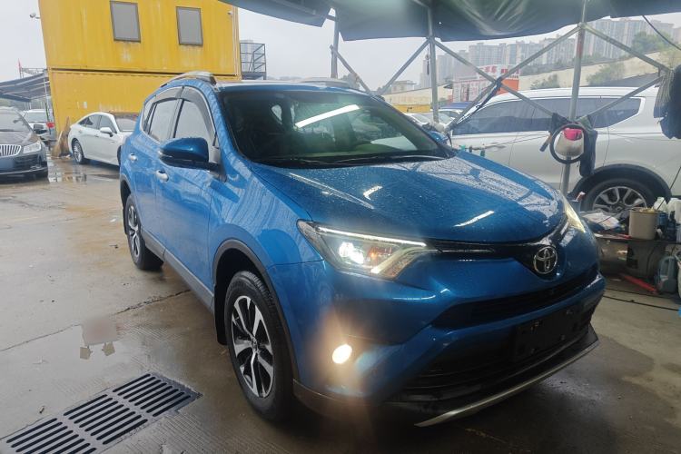 Used Toyota RAV4 2016 2.0L CVT Two-Wheel Drive Smart Edition China V Standard Front Right 45 Deg