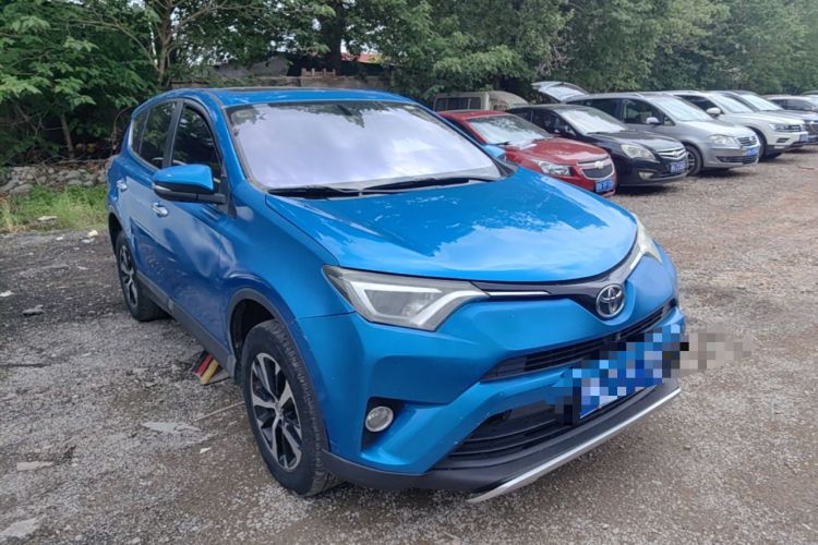 Used Toyota RAV4 2016 2.0L CVT Two-Wheel Drive Smart Edition China V Standard Front Right 45 Deg