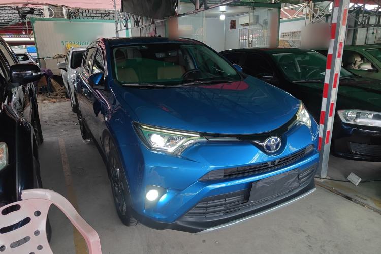 Used Toyota RAV4 2016 2.5L Automatic 4x4 Elite Edition Front Right 45 Deg