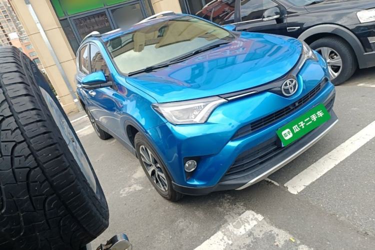 Used Toyota RAV4 2016 2.0L CVT Two-Wheel Drive Smart Edition China V Standard Front Right 45 Deg
