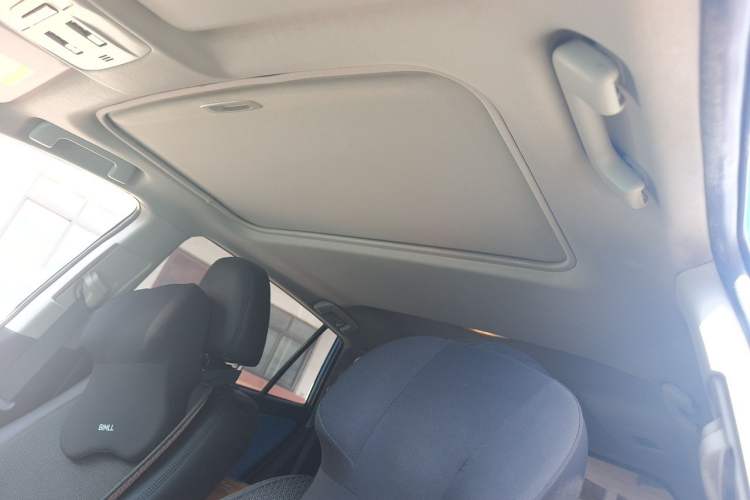 Used Toyota RAV4 2016 2.0L CVT Two-Wheel Drive Comfort Edition China V Standard Headliner