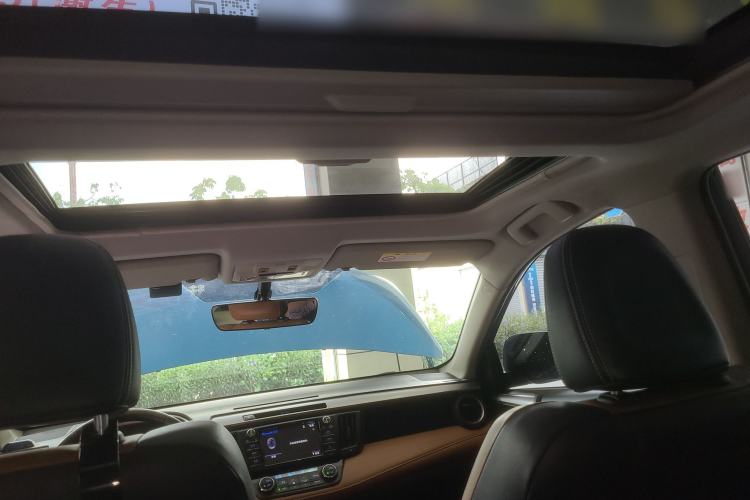 Used Toyota RAV4 2016 2.5L Automatic 4x4 Elite Edition Headliner