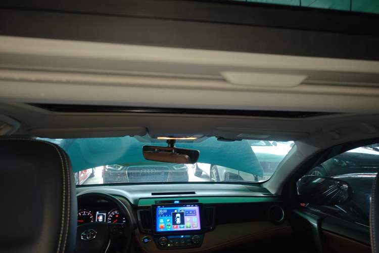 Used Toyota RAV4 2016 2.5L Automatic 4x4 Elite Edition Headliner