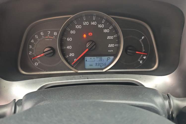 Used Toyota RAV4 2016 2.0L CVT Two-Wheel Drive Fashion Edition China V Standard Instrument Cluster